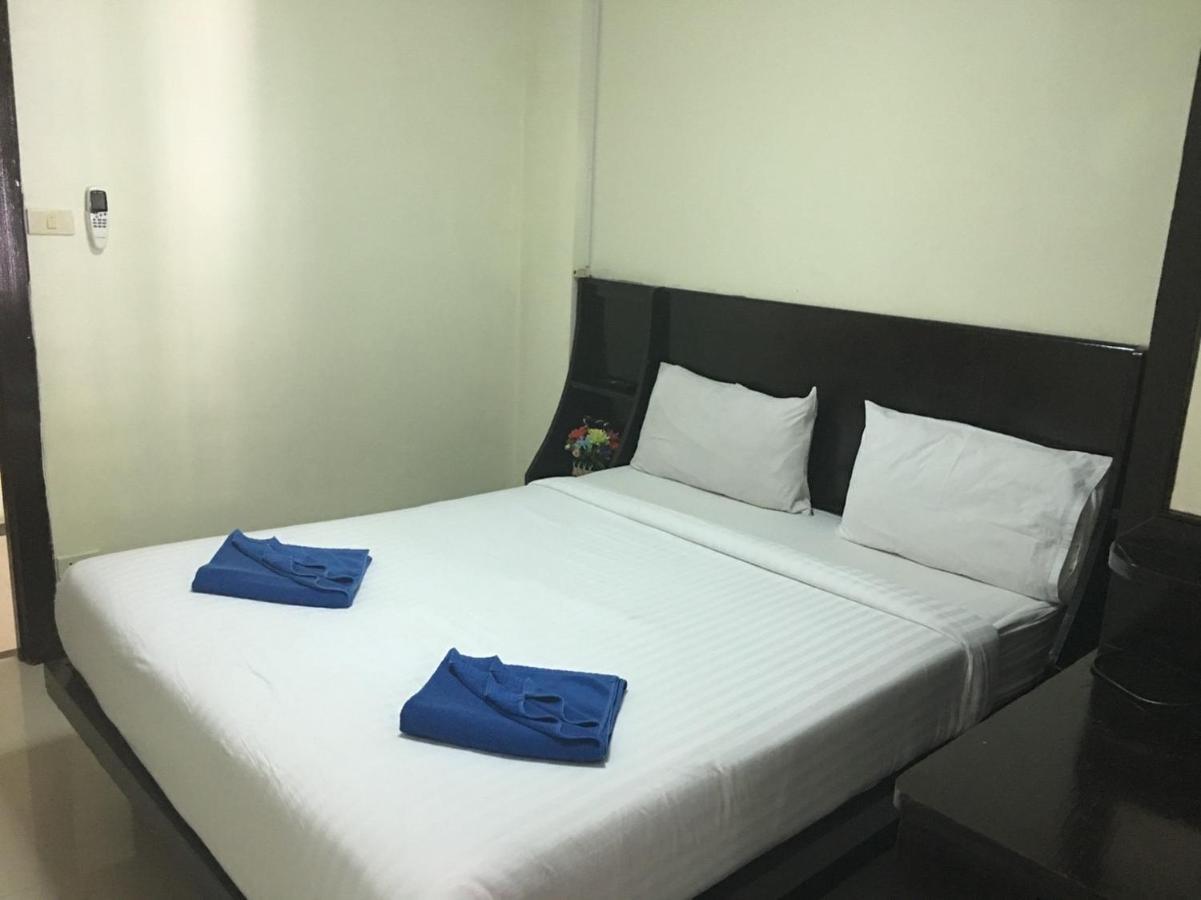 Blueskyhouse Patong Hotel Exterior photo