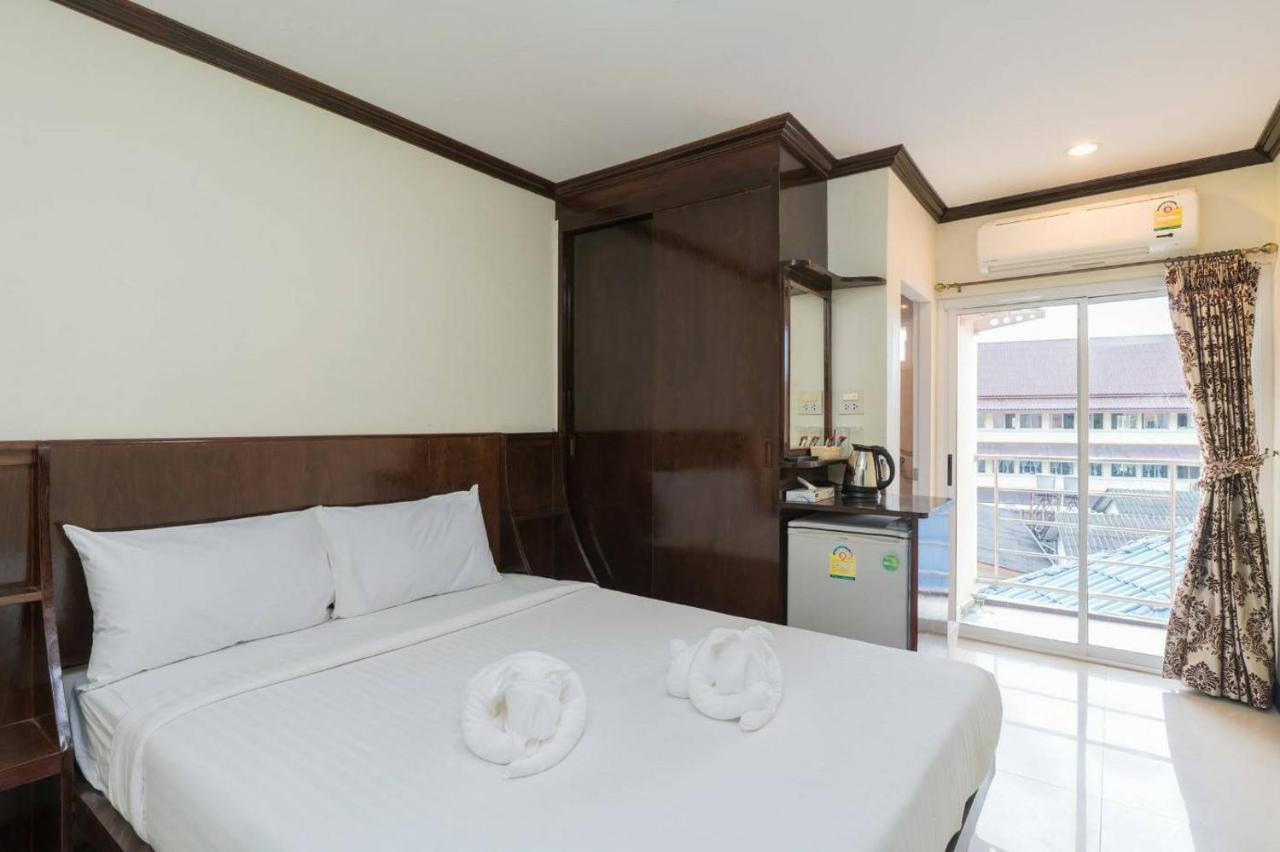 Blueskyhouse Patong Hotel Exterior photo