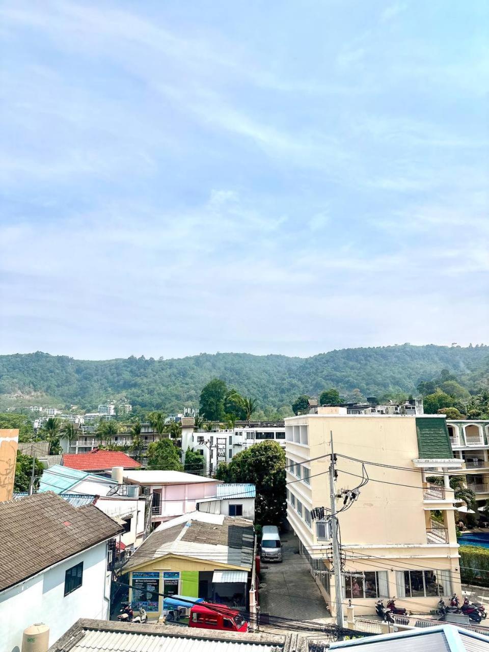Blueskyhouse Patong Hotel Exterior photo