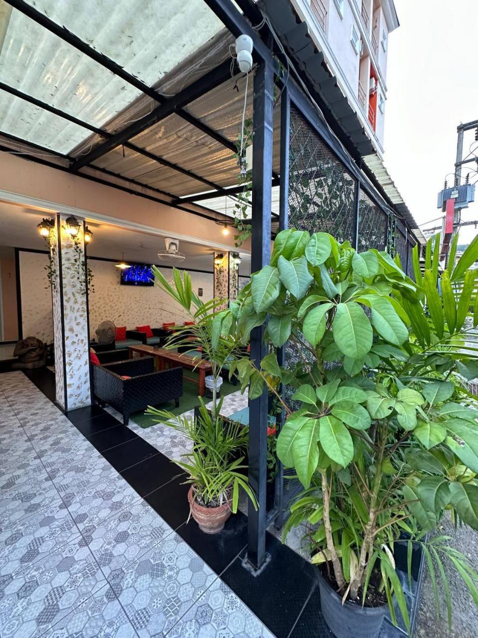 Blueskyhouse Patong Hotel Exterior photo