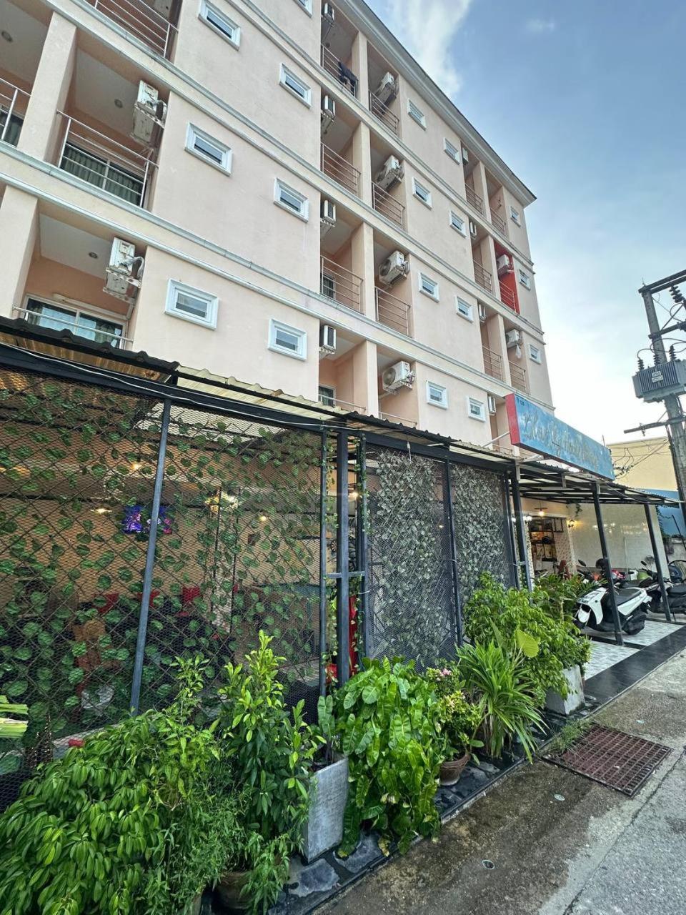 Blueskyhouse Patong Hotel Exterior photo
