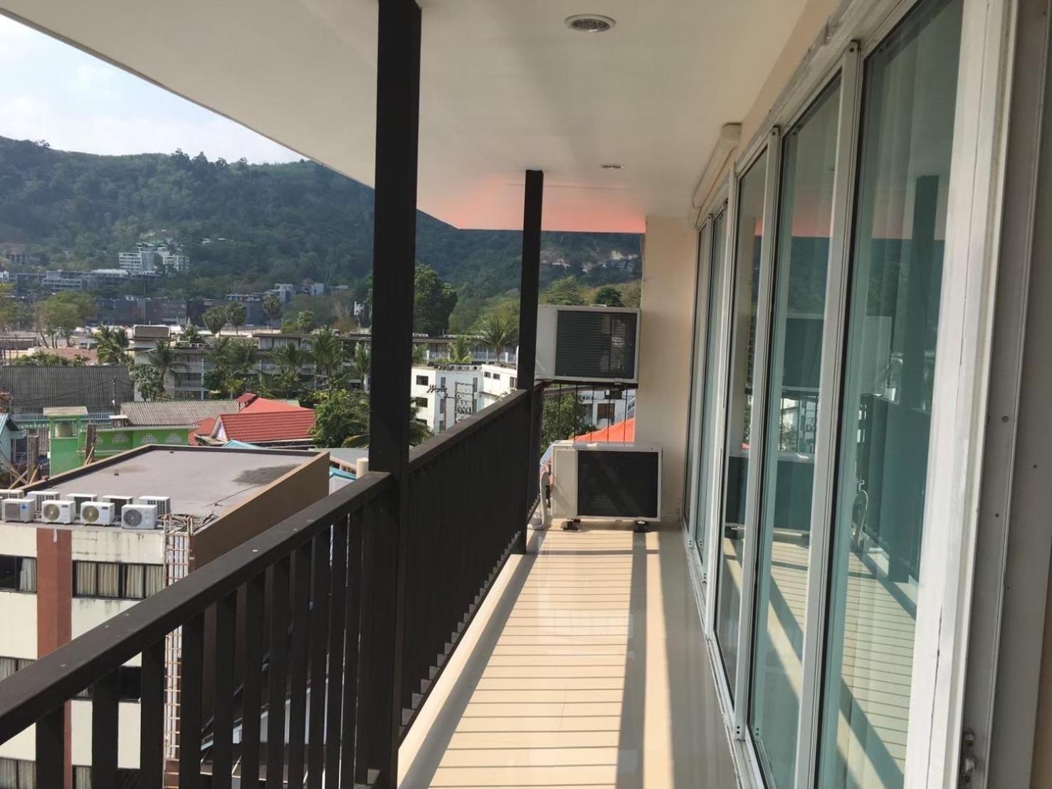 Blueskyhouse Patong Hotel Exterior photo
