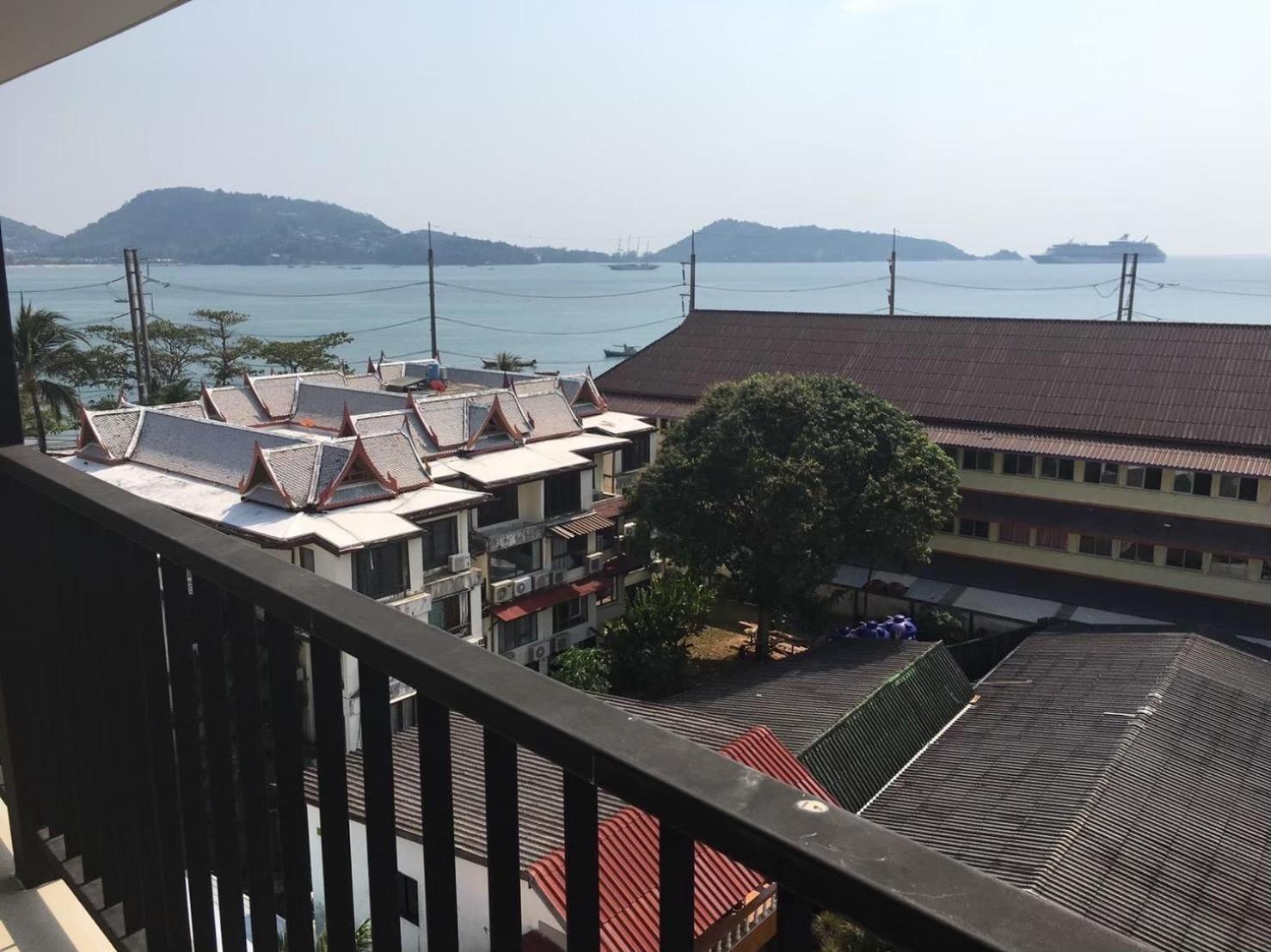 Blueskyhouse Patong Hotel Exterior photo